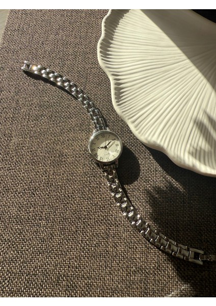 Retro Minimal Boncuk Kordon Vintage Kadın Kol Saati fiyatları