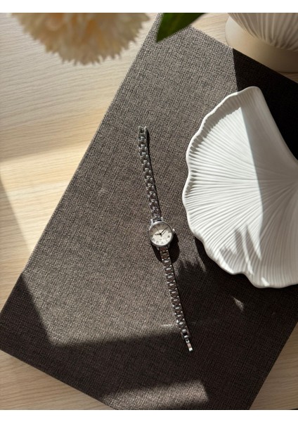 Retro Minimal Boncuk Kordon Vintage Kadın Kol Saati