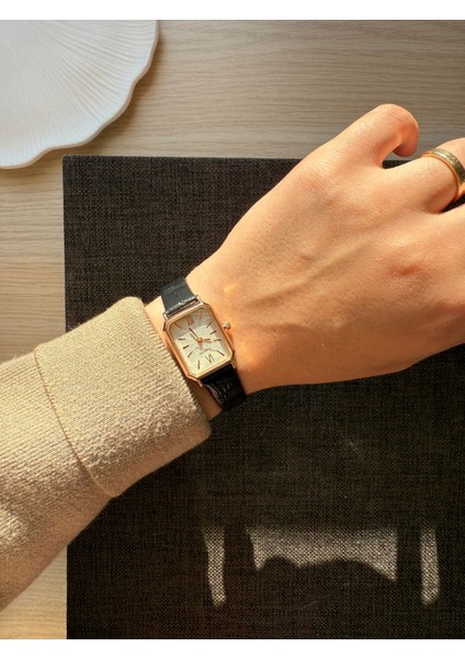 Retro Minimal Deri Kordon Vintage Kadın Kol Saati fiyatları