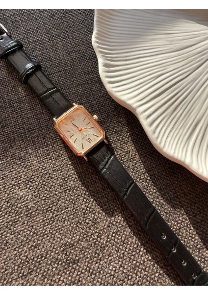 Retro Minimal Deri Kordon Vintage Kadın Kol Saati indirimleri