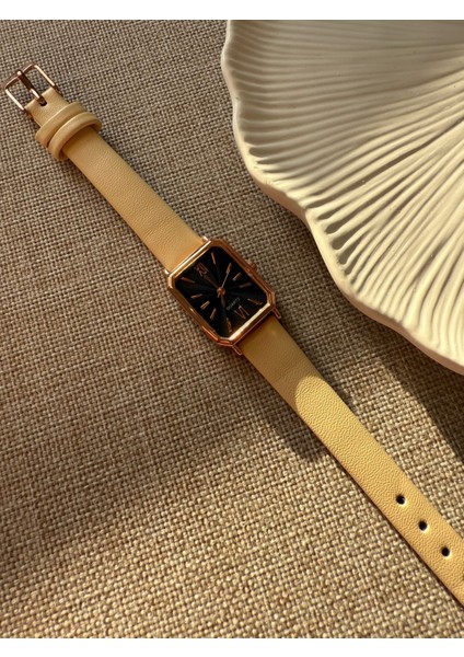 Retro Minimal Deri Kordon Vintage Kadın Kol Saati Krem Kordon modelleri