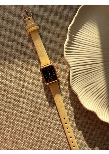 Retro Minimal Deri Kordon Vintage Kadın Kol Saati Krem Kordon indirimleri