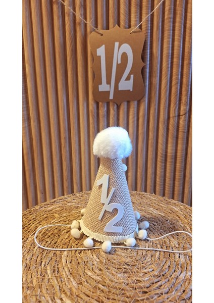 Yarım Yaş 6 Ay Şapka Jüt Kumaş Krem Ponponlu Şapka Doğum Günü Şapkası 6 Ay Ponponlu Çuval Kumaşlı