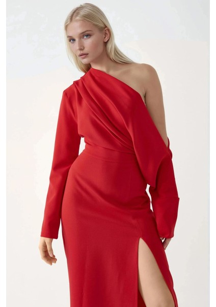 Kadın Asimetrik Yaka Yırtmaçlı Bodycon Midi Elbise Red