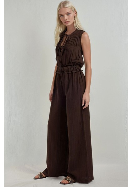 Kadın Yuvarlak Yakalı Dokulu Geniş Paça Tulum Brown