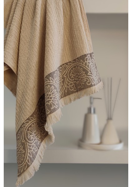 Bambu Kabartma Bordürlü Banyo Havlusu - Ekstra Yumuşak & Güçlü Su Emici - 70X140 cm - Kapuçino