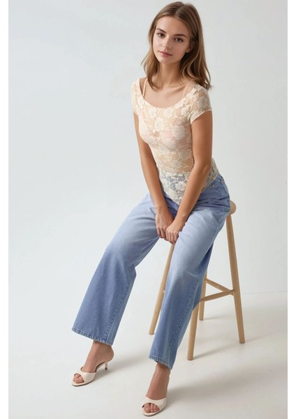 Kadın Çiçekli Dantel Kısa Üst Pika Koleksiyonu Fildişi Doğal