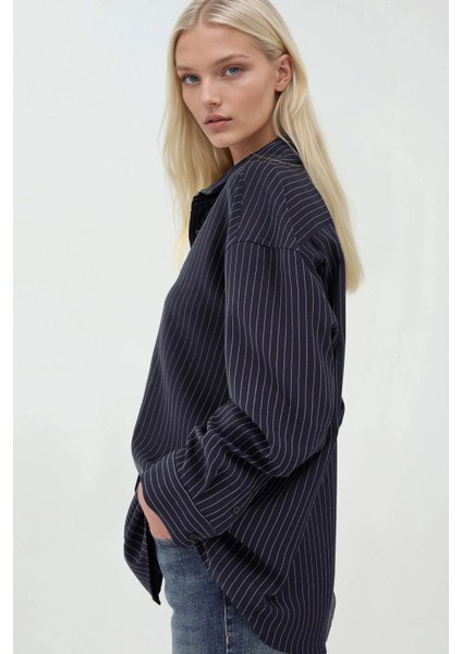 Kadın Oversize Çizgili Gömlek Lacivert