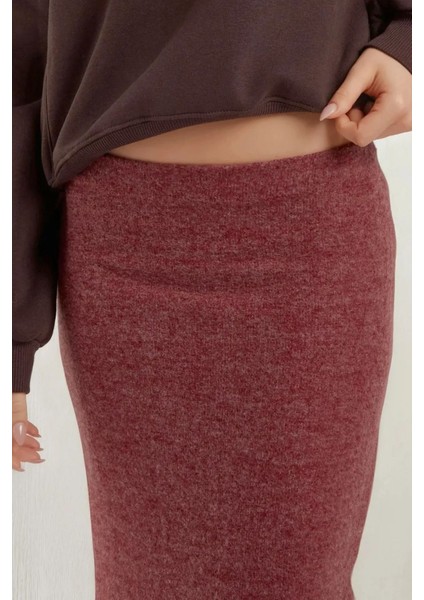 Kadın Elastik Bel Yumuşak Dokulu Yırtmaçlı Etek Bordo Kırmızı