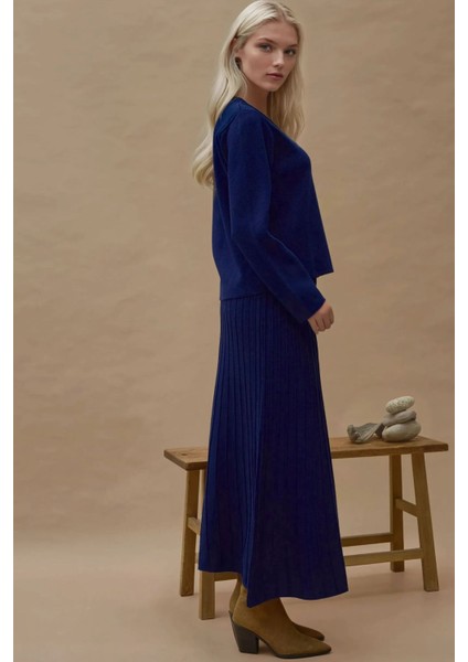 Kadın Düğmeli Hırka ve Kloş Etekli Triko Takım Lacivert