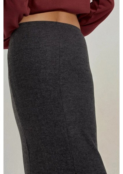Kadın Elastik Bel Yumuşak Dokulu Yırtmaçlı Etek Koyu Gri