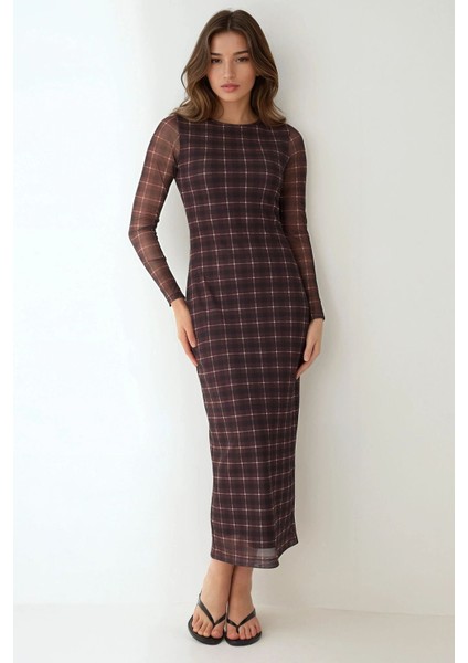 Kadın Ekose Desenli Vücuda Oturan Midi Elbise Brown