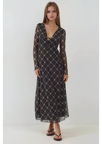Kadın Derin V yaka Şerit Detaylı Önü Bağlamalı Ekose Desenli Tül Midi Elbise Multicolor