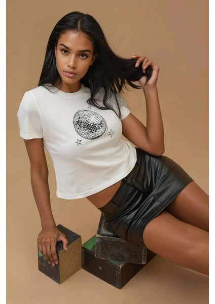 Kadın Baskı Detaylı Regular Fit Bisiklet Yakalı %100 Pamuklu Crop T-shirt Gümüş Gri