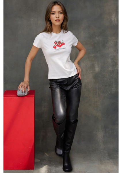 Kadın Kadın Bisiklet Yaka Kısa Kollu Önü Baskılı Pamuklu T-Shirt Kırmızı