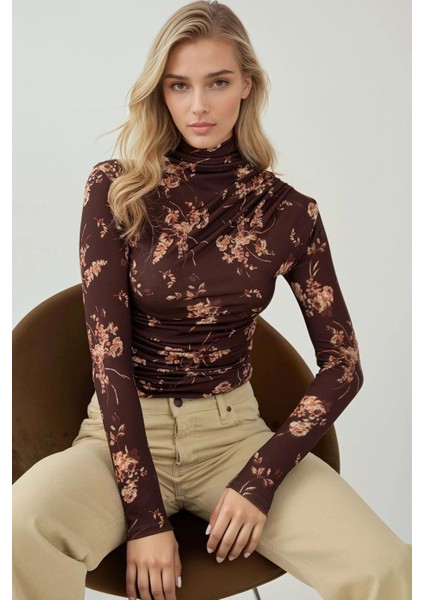Kadın Desenli Dik Yaka Uzun Kollu Üst Koyu Mocha Kahve
