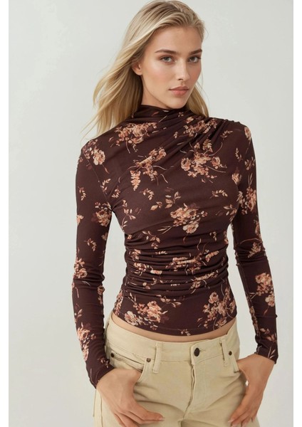 Kadın Desenli Dik Yaka Uzun Kollu Üst Koyu Mocha Kahve