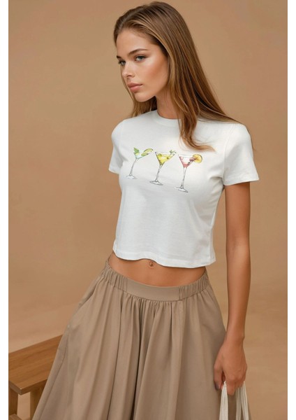 Kadın Baskı Detaylı Regular Fit Bisiklet Yakalı %100 Pamuklu Crop T-shirt Tozlu Beyaz