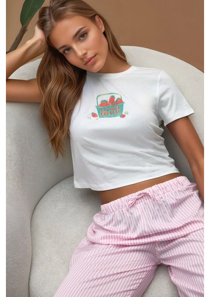 Kadın Baskı Detaylı Regular Fit Bisiklet Yakalı %100 Pamuklu Crop T-shirt Çok Renkli