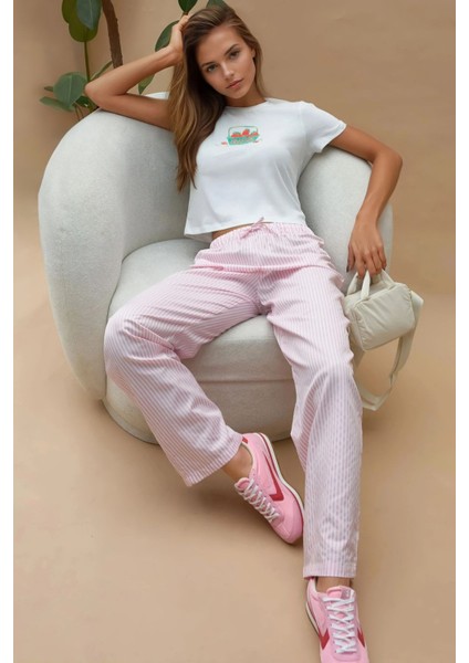 Kadın Baskı Detaylı Regular Fit Bisiklet Yakalı %100 Pamuklu Crop T-shirt Çok Renkli