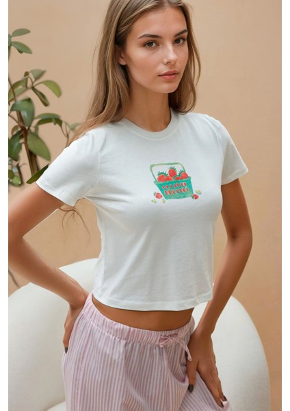 Kadın Baskı Detaylı Regular Fit Bisiklet Yakalı %100 Pamuklu Crop T-shirt Çok Renkli