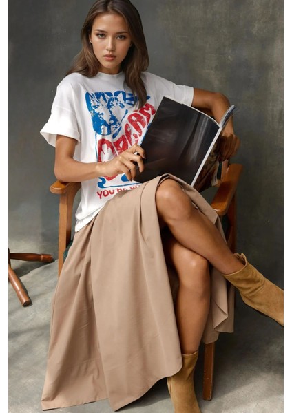 Kadın Kadın %100 Pamuk Bisiklet Yaka Oversize Beyaz Baskılı T-Shirt Kırmızı