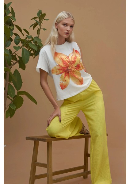 Kadın Baskı Detaylı Regular Fit Bisiklet Yakalı %100 Pamuklu T-shirt Soluk Turuncu