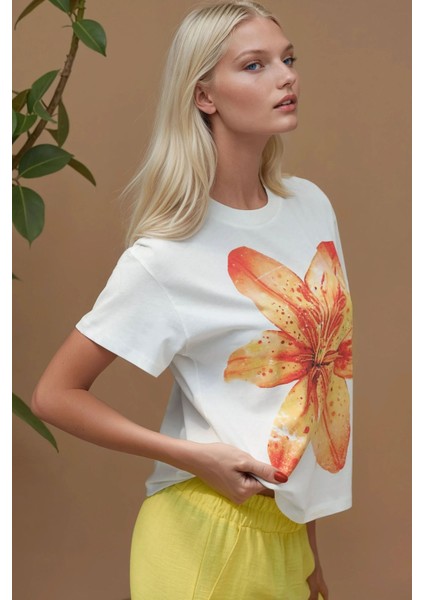 Kadın Baskı Detaylı Regular Fit Bisiklet Yakalı %100 Pamuklu T-shirt Soluk Turuncu