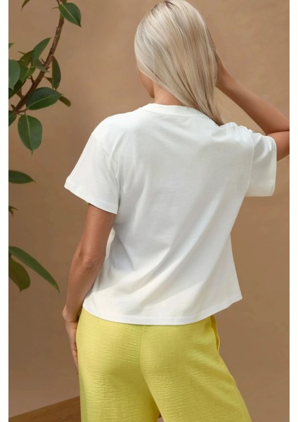 Kadın Baskı Detaylı Regular Fit Bisiklet Yakalı %100 Pamuklu T-shirt Soluk Turuncu