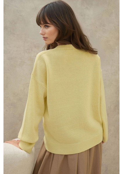 Kadın Kalın Örme V-Yaka Kazak Limon Sarısı