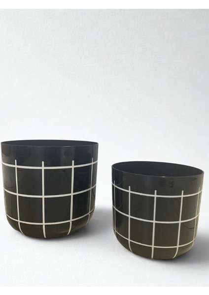 Dekoratif Karasu Plastik Saksı – Siyah & Beyaz Karo Desen No 1