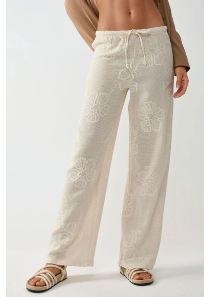 Kadın Yüksek Bel Çiçek İşlemeli Geniş Paça Pantolon Krem Doğal