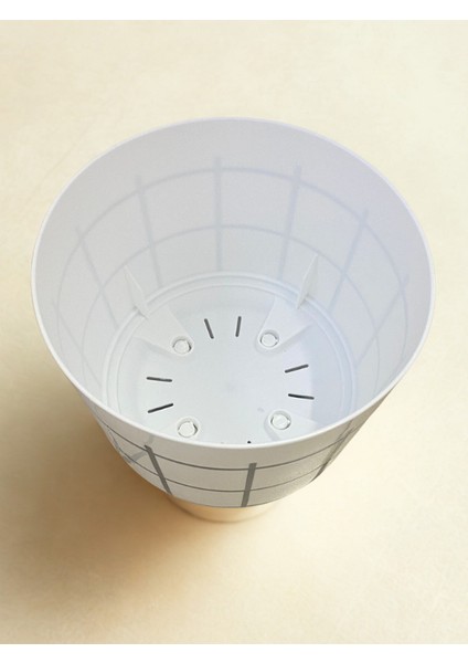 Dekoratif Karasu Plastik Saksı – Siyah & Beyaz Karo Desen No 2 fiyatları