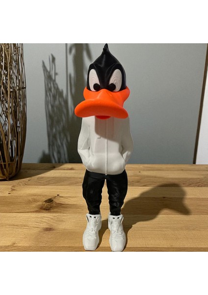 Ceresshop Daffy Duck Figürü 28 cm – Hoodie & Sneaker Tasarımlı Dekoratif Obje Siyah fiyatları