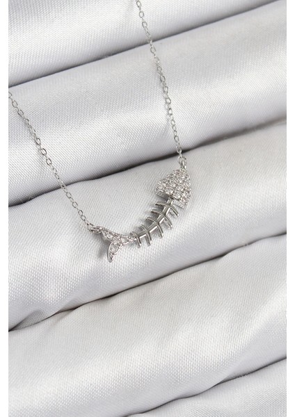 Pirinç Zirkon Taşlı Balık Kılçığı Model Gümüş Renk Kadın Kolye