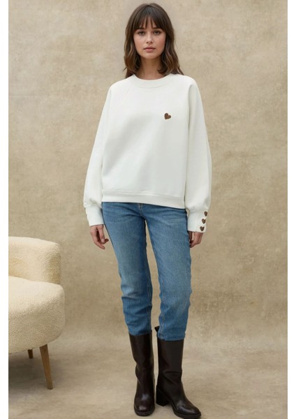 Kadın İşlemeli Pamuklu Sweatshirt Tozlu Beyaz