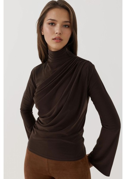 Kadın Şık Uzun Kollu Slim Fit Yuvarlak Yaka Üst Mocha Kahvesi
