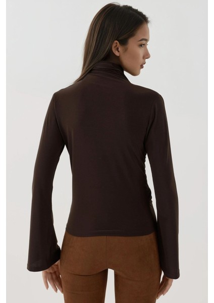 Kadın Şık Uzun Kollu Slim Fit Yuvarlak Yaka Üst Mocha Kahvesi