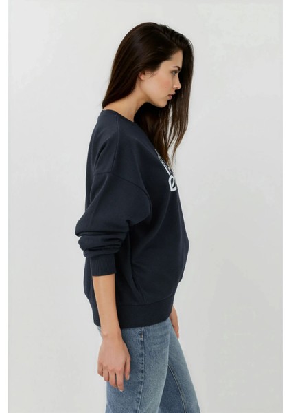 Kadın Baskılı Yuvarlak Yaka Uzun Kollu Sweatshirt Lacivert
