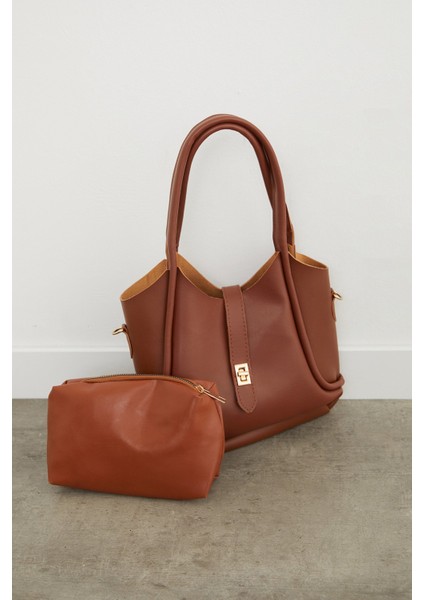 Suni Deri Fermuarlı Yavrulu Kol Çantası