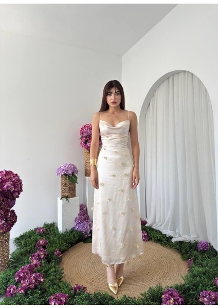 Dora Çiçek Detaylı Elbise fırsatları