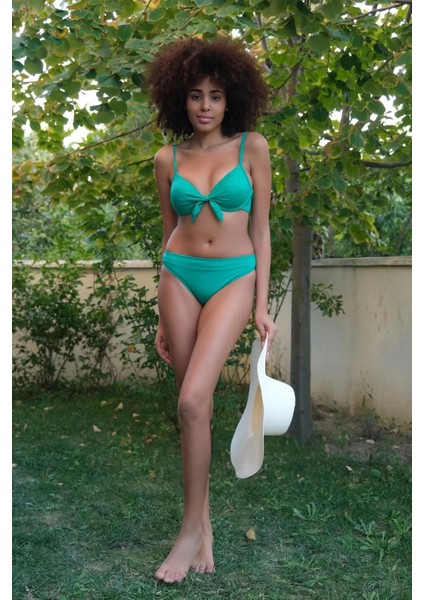 Kadın Destekli Fiyonklu Alt Üst Yeşil Bikini Takım