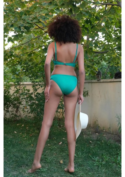 Kadın Destekli Fiyonklu Alt Üst Yeşil Bikini Takım fırsatları