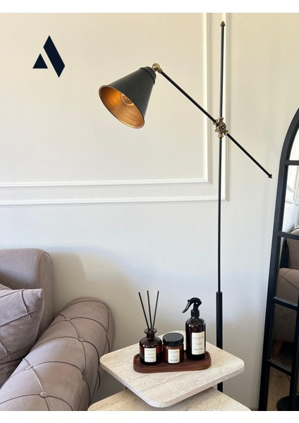 Axis Siyah Metal Lambader – Minimalist ve Dekoratif Tasarım, Ayarlanabilir Başlık, Gold Detaylı fırsatları