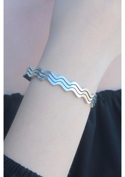 316L Kararmaz Çelik Gümüş Renk Dalga Model Kelepçe Kadın Bileklik