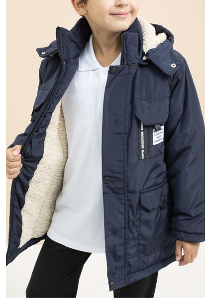 Lacivert Yazı Detaylı Göğüs Cepli Içi Kürklü Erkek Çocuk Kapüşonlu Mont 21477 fiyatları