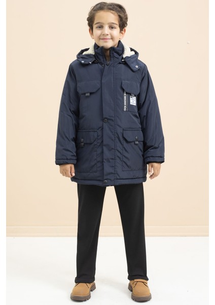 Lacivert Yazı Detaylı Göğüs Cepli Içi Kürklü Erkek Çocuk Kapüşonlu Mont 21477 modelleri