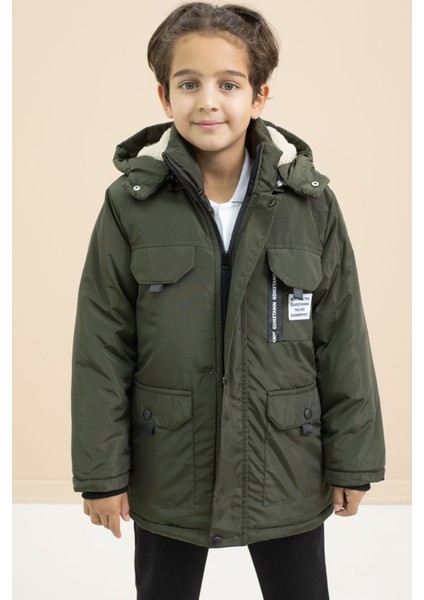 Haki Yazı Detaylı Göğüs Cepli Içi Kürklü Erkek Çocuk Kapüşonlu Mont 21476 modelleri