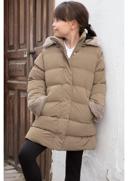 Kahverengi Kolu Kürk Detaylı Içi Yünlü Kız Çocuk Kapüşonlu Şişme Mont 21330 fiyatları