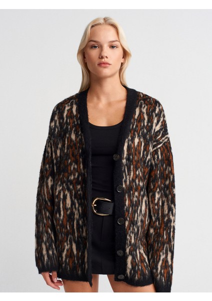 60984 Desenli Şardonlu Düğmeli Triko Hırka-Siyah